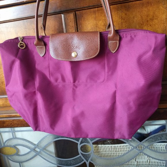 Longchamp Handbags - Gorgeous Rasberry Pliage Longchamp Shoulder Bag